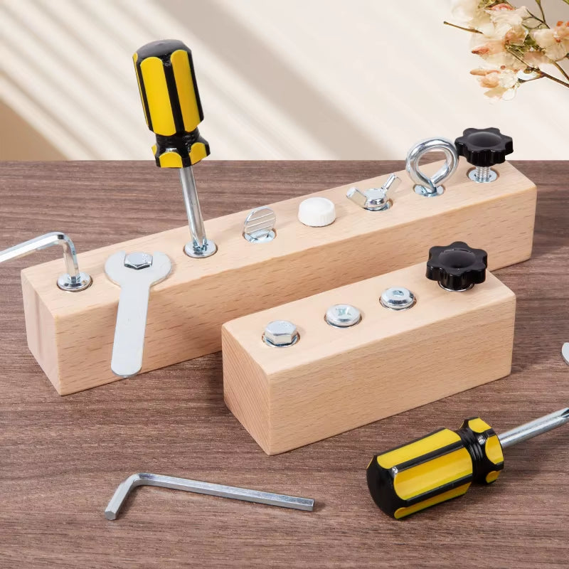 Juguete Montessori Educativo de Madera - Tablero de Actividades con Tornillos y Tuercas - Entrenamiento de Coordinación Mano-Ojo para Niños