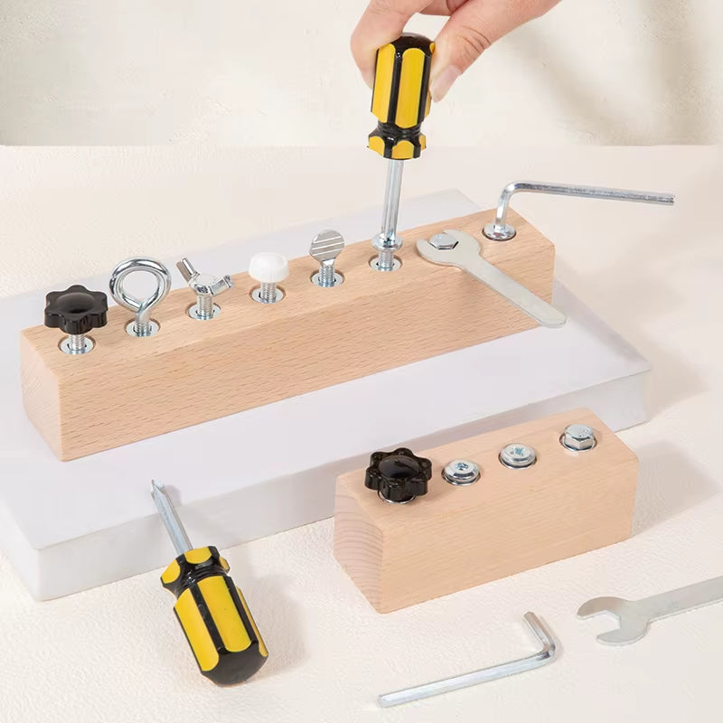 Juguete Montessori Educativo de Madera - Tablero de Actividades con Tornillos y Tuercas - Entrenamiento de Coordinación Mano-Ojo para Niños